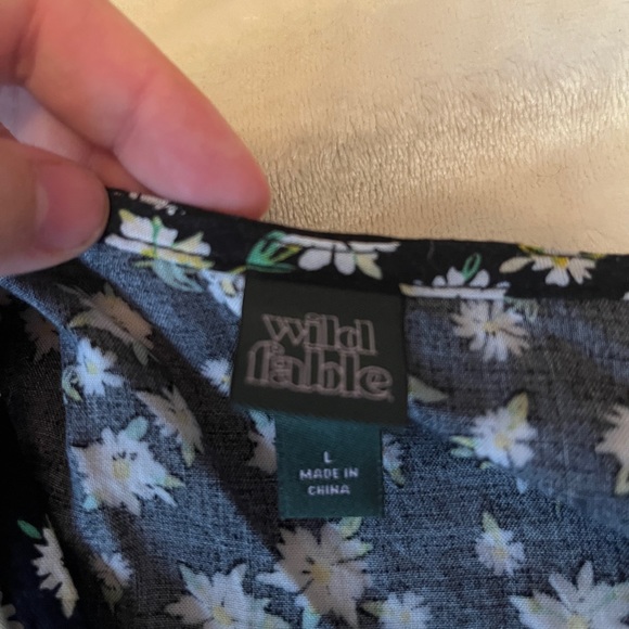Wild Fable Cropped Blouse, Size Large - Picture 3 of 3